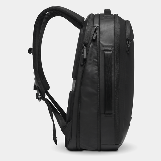 Gomatic Navigator RS Pack 15L Black Side Expanded View#color_black