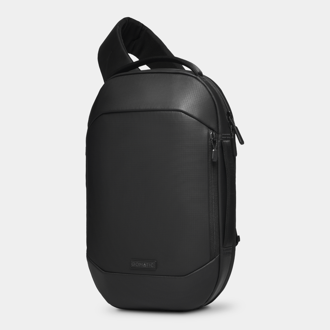 Gomatic Navigator RS Pack 10L Black Front Angle View#color_black