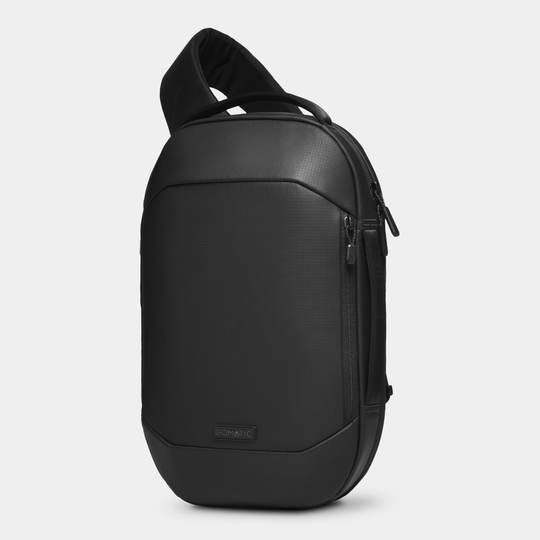 Gomatic Navigator RS Pack 10L Black Front Angle View#color_black