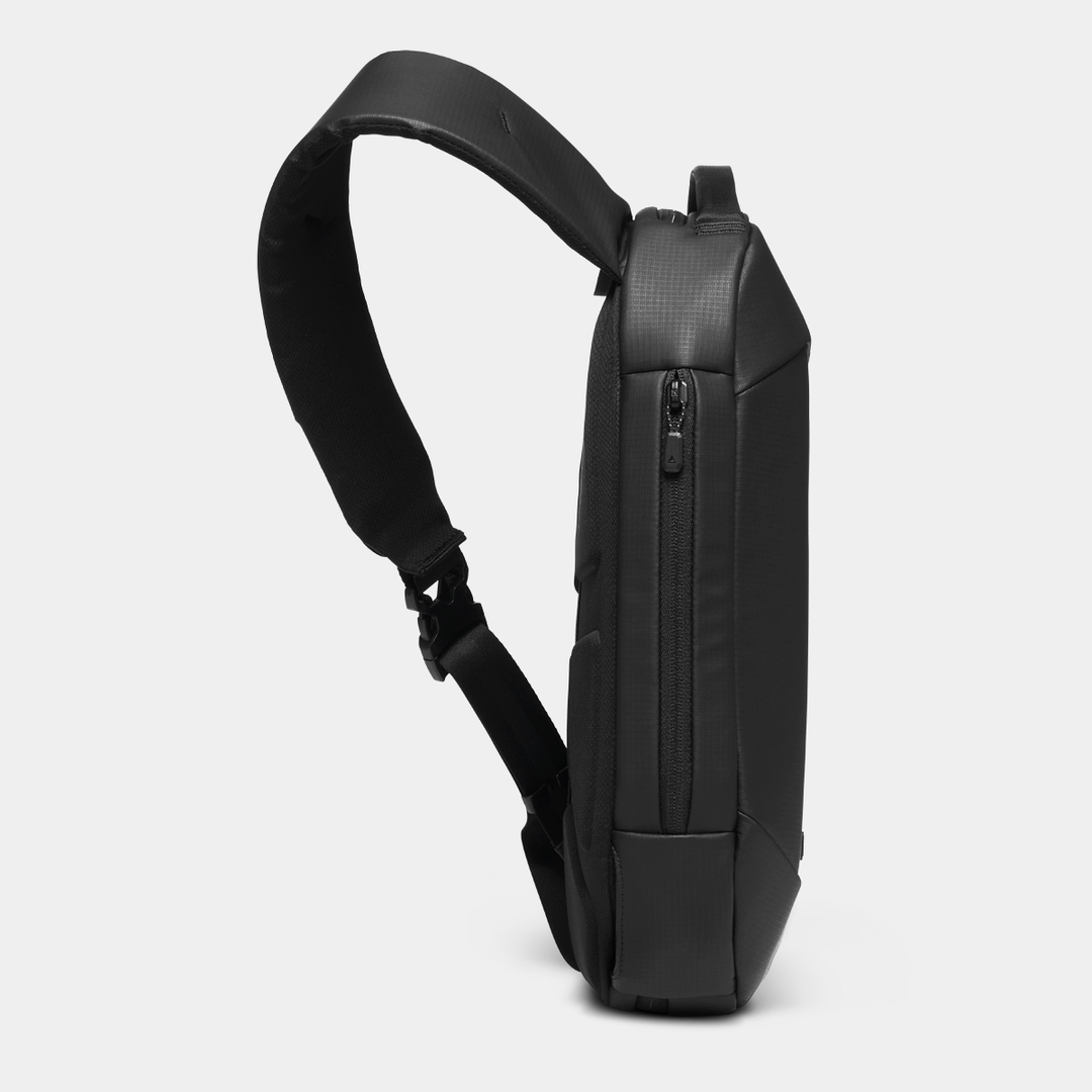 Gomatic Navigator RS Pack 10L Black side View#color_black